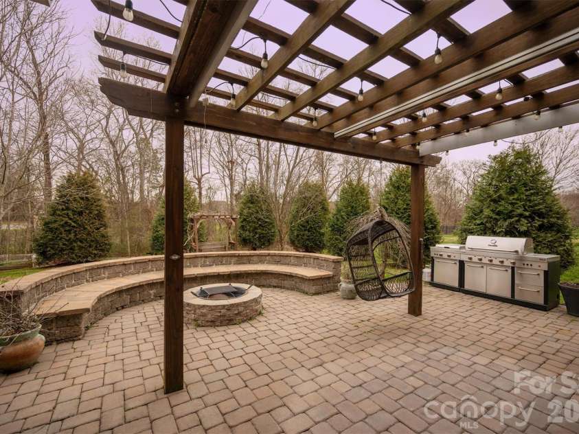 17515 Campbell Hall Court, Charlotte, NC 28277.  MLS# CAR4353600, YatesRealty ID 8259. 