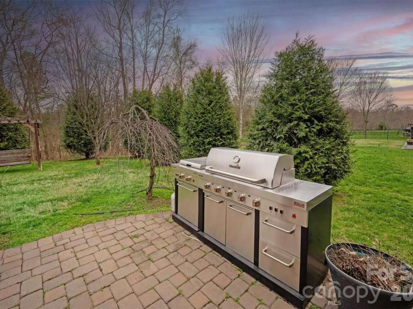 17515 Campbell Hall Court, Charlotte, NC 28277.  MLS# CAR4353600, YatesRealty ID 8259. 