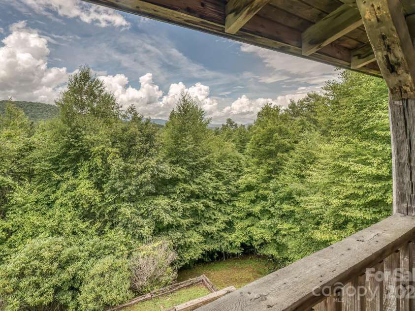 184 Dover Lane, Spruce Pine, NC 28777.  MLS# CAR4164816, YatesRealty ID 8259. 