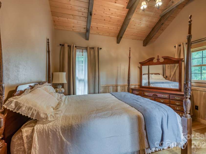 184 Dover Lane, Spruce Pine, NC 28777.  MLS# CAR4164816, YatesRealty ID 8259. 