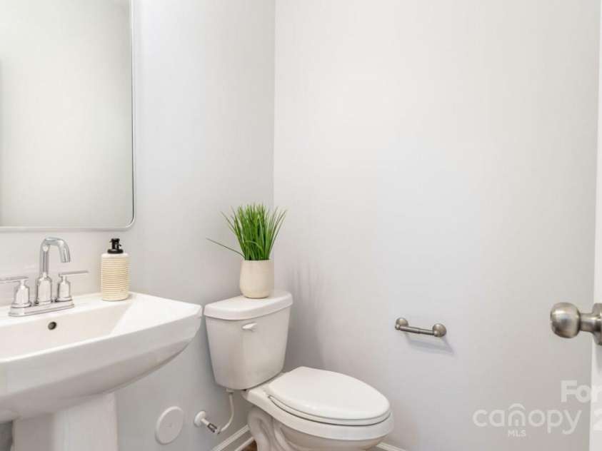 4046 Jenison Valley Court, Charlotte, NC 28214.  MLS# CAR4233986, YatesRealty ID 8260. 