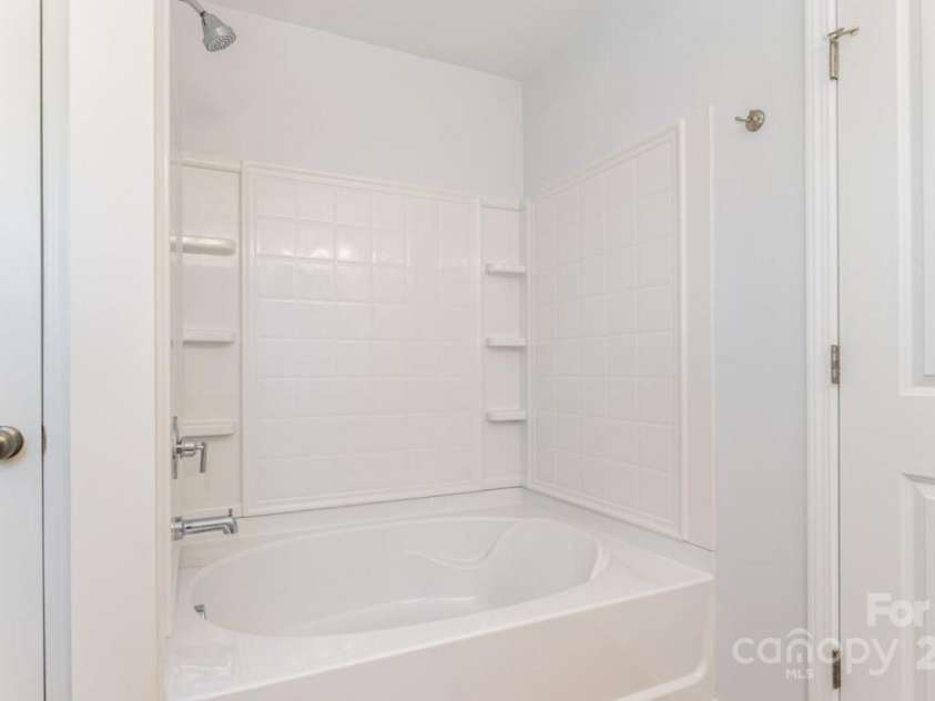 4046 Jenison Valley Court, Charlotte, NC 28214.  MLS# CAR4233986, YatesRealty ID 8260. 
