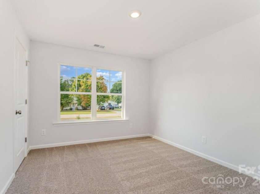 4046 Jenison Valley Court, Charlotte, NC 28214.  MLS# CAR4233986, YatesRealty ID 8260. 