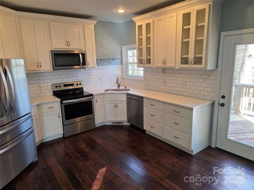 12 White Squirrel Lane, Hendersonville, NC 28739.  MLS# CAR4328399, YatesRealty ID 8261. Kitchen1