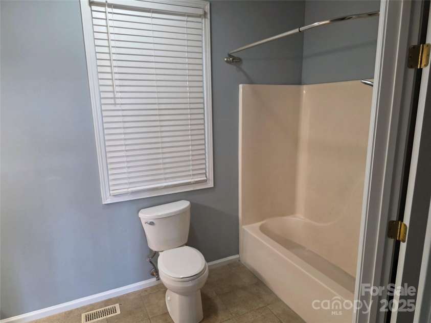 12 White Squirrel Lane, Hendersonville, NC 28739.  MLS# CAR4328399, YatesRealty ID 8261. Prim BR Bath
