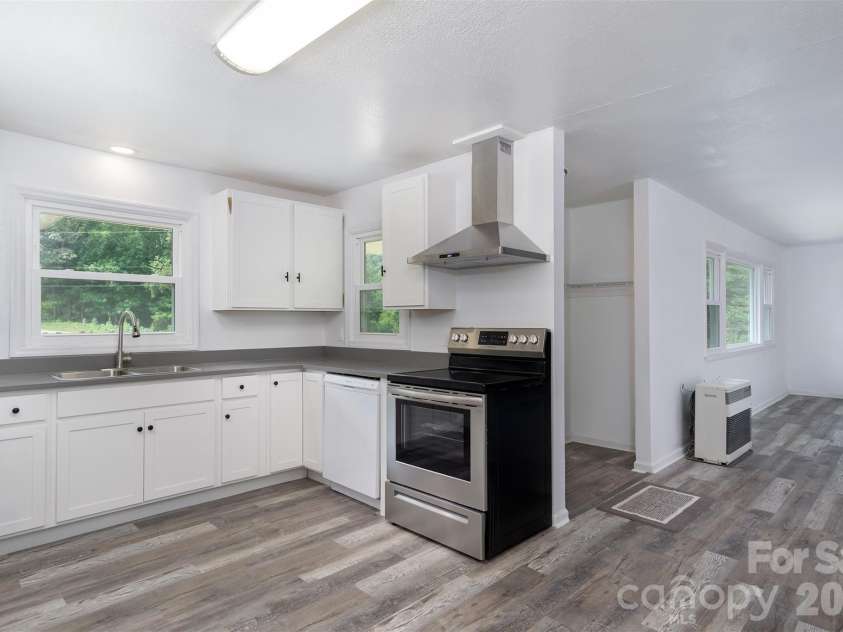 468 Deer Park Lake Road, Spruce Pine, NC 28777.  MLS# CAR4068097, YatesRealty ID 8263. 