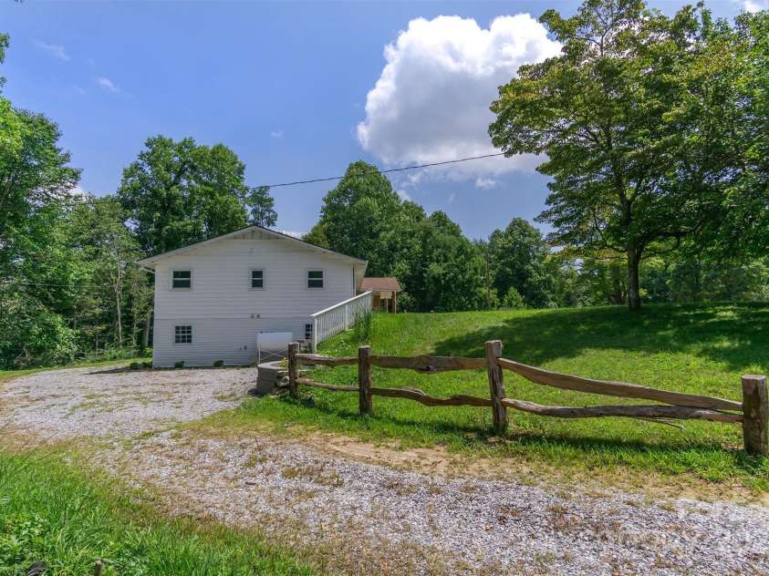 468 Deer Park Lake Road, Spruce Pine, NC 28777.  MLS# CAR4068097, YatesRealty ID 8263. Driveway to lower level
