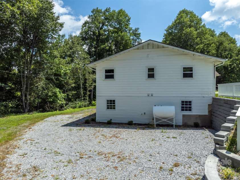 468 Deer Park Lake Road, Spruce Pine, NC 28777.  MLS# CAR4068097, YatesRealty ID 8263. Lower level units