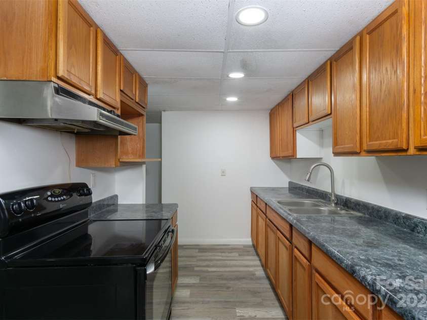 468 Deer Park Lake Road, Spruce Pine, NC 28777.  MLS# CAR4068097, YatesRealty ID 8263. Unit 4 Kitchen
