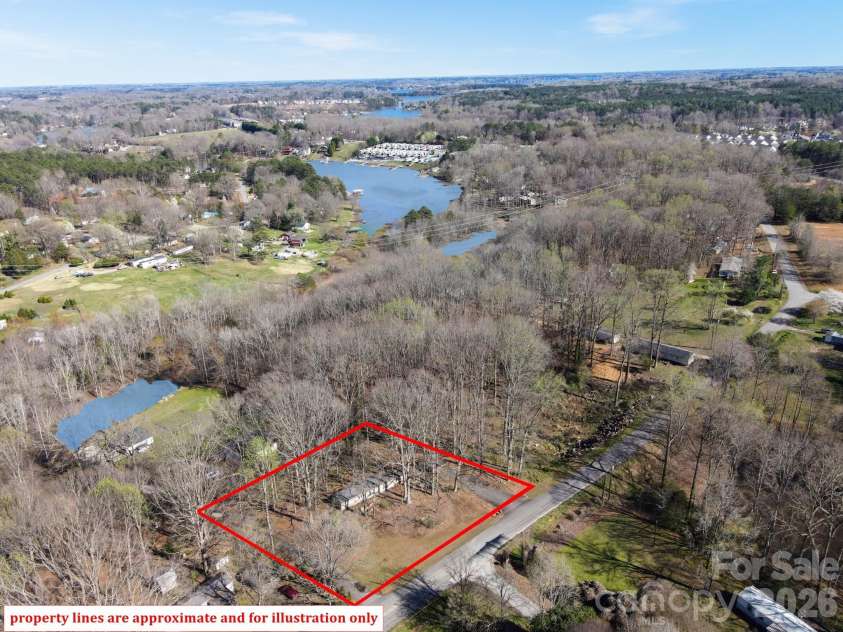 6562 Emerald Isle Drive, Sherrills Ford, NC 28673.  MLS# CAR4356116, YatesRealty ID 8264. 