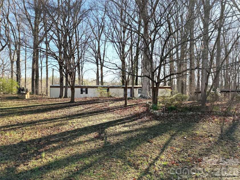 6562 Emerald Isle Drive, Sherrills Ford, NC 28673.  MLS# CAR4356116, YatesRealty ID 8264. 