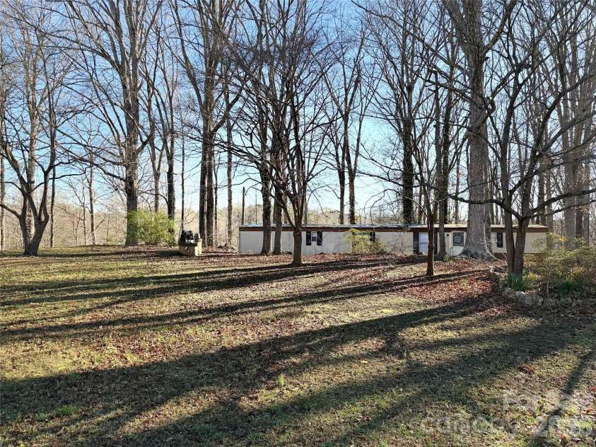 6562 Emerald Isle Drive, Sherrills Ford, NC 28673.  MLS# CAR4356116, YatesRealty ID 8264. 