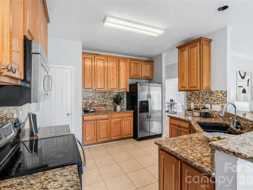 13505 Walkers Creek Drive, Charlotte, NC 28273.  MLS# CAR4359197, YatesRealty ID 8265. 
