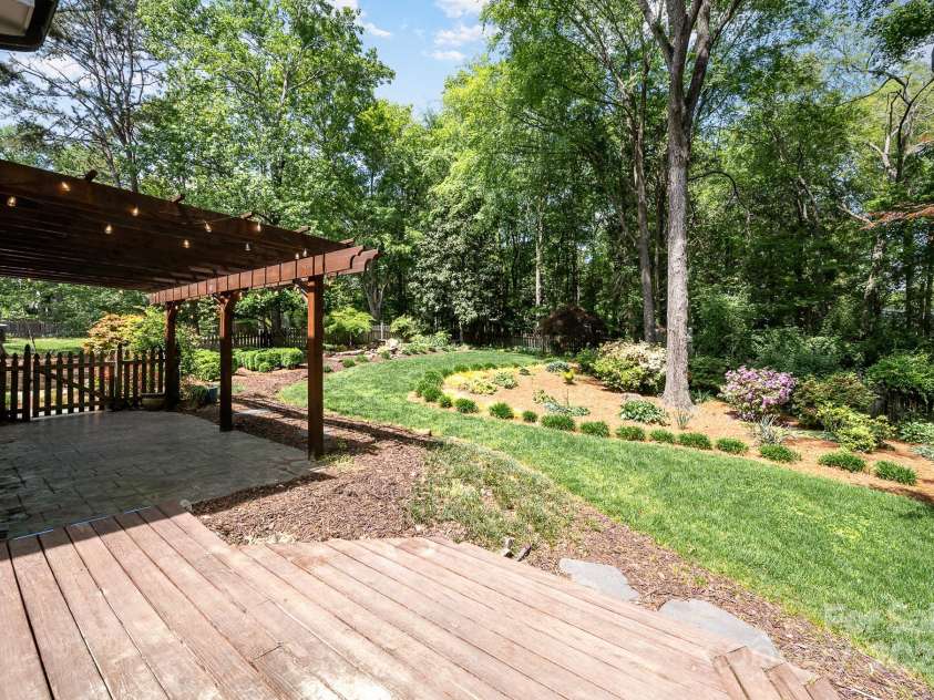 5206 Morrowick Road, Charlotte, NC 28226.  MLS# CAR4249566, YatesRealty ID 8266. 