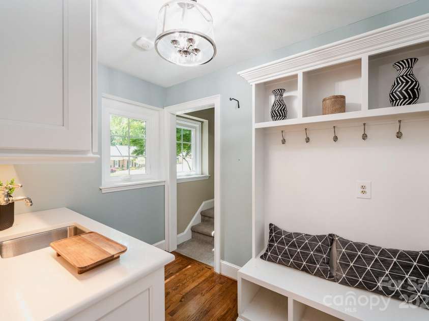 5206 Morrowick Road, Charlotte, NC 28226.  MLS# CAR4249566, YatesRealty ID 8266. Drop-Zone adjacent to Kitchen & back staircase