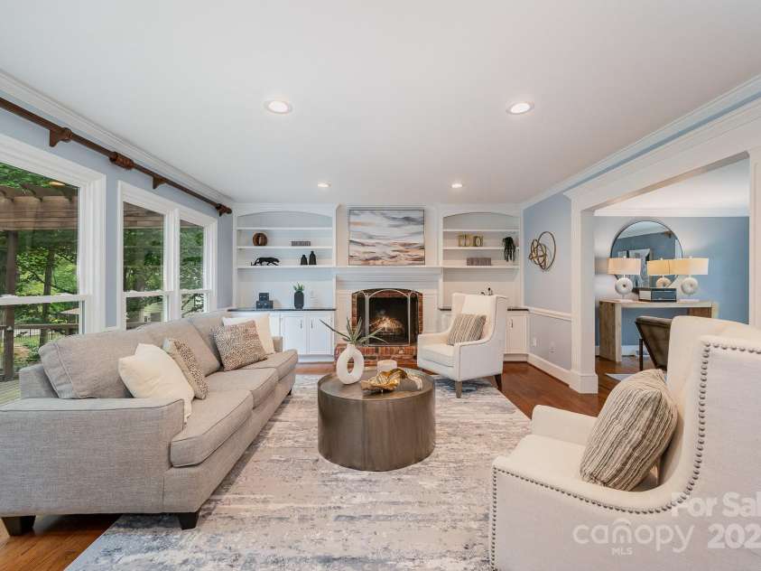 5206 Morrowick Road, Charlotte, NC 28226.  MLS# CAR4249566, YatesRealty ID 8266. Family room