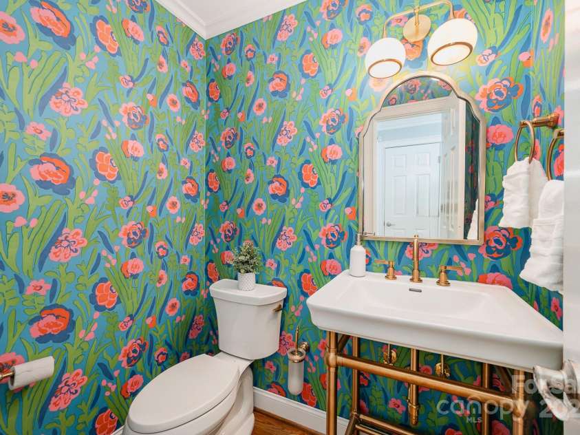 5206 Morrowick Road, Charlotte, NC 28226.  MLS# CAR4249566, YatesRealty ID 8266. Half bath