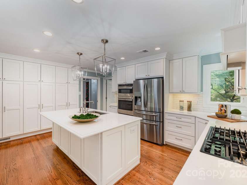 5206 Morrowick Road, Charlotte, NC 28226.  MLS# CAR4249566, YatesRealty ID 8266. Kitchen