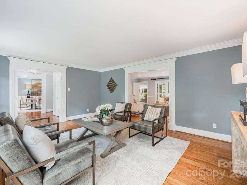 5206 Morrowick Road, Charlotte, NC 28226.  MLS# CAR4249566, YatesRealty ID 8266. Living room