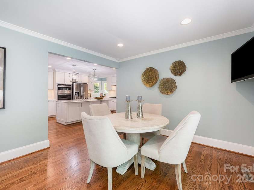 5206 Morrowick Road, Charlotte, NC 28226.  MLS# CAR4249566, YatesRealty ID 8266. Sunroom