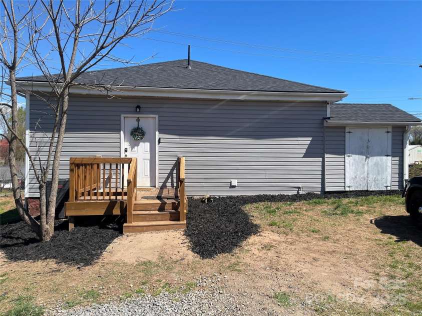 133 North Street, Rutherfordton, NC 28139.  MLS# CAR4239175, YatesRealty ID 8268. 