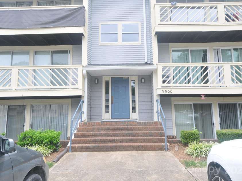 9500 L Shannon Green Drive, Charlotte, NC 28213.  MLS# CAR4170550, YatesRealty ID 827. Front