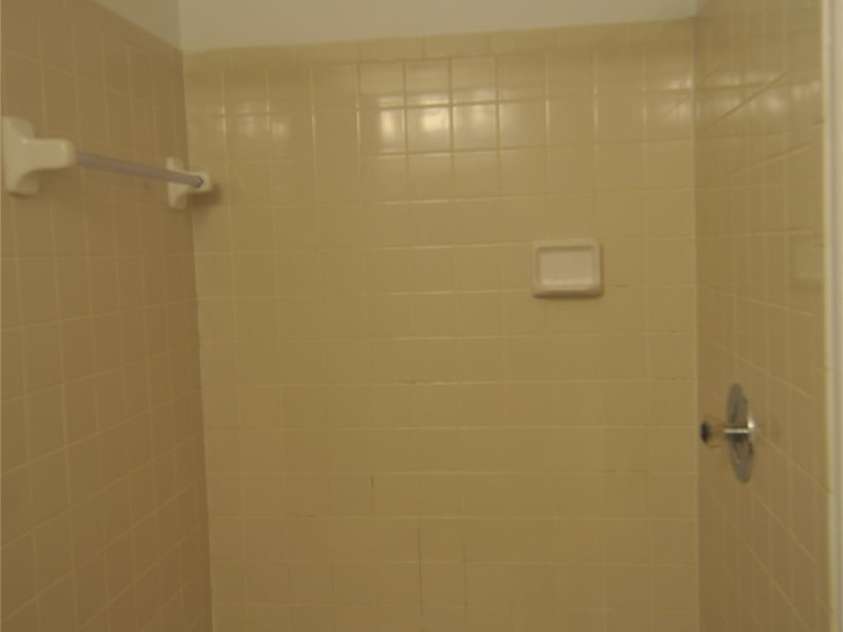 9500 L Shannon Green Drive, Charlotte, NC 28213.  MLS# CAR4170550, YatesRealty ID 827. Primary bath