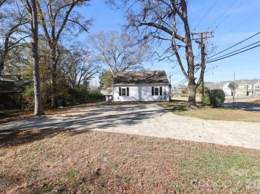 120 Belvedere Avenue, Gastonia, NC 28054.  MLS# CAR4402156, YatesRealty ID 8270. 