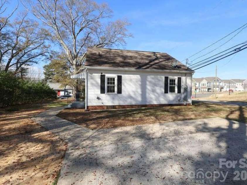 120 Belvedere Avenue, Gastonia, NC 28054.  MLS# CAR4402156, YatesRealty ID 8270. 