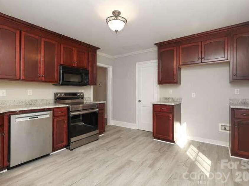 120 Belvedere Avenue, Gastonia, NC 28054.  MLS# CAR4402156, YatesRealty ID 8270. 