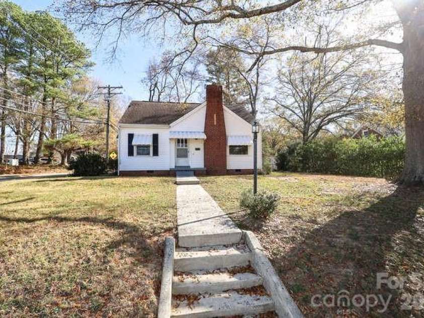 120 Belvedere Avenue, Gastonia, NC 28054.  MLS# CAR4402156, YatesRealty ID 8270. 