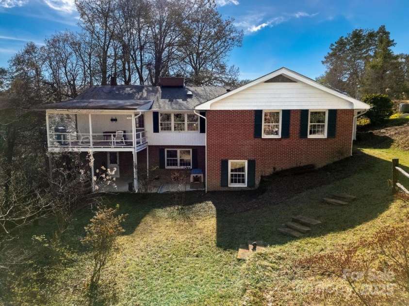 391 Hawthorne Drive, Brevard, NC 28712.  MLS# CAR4295926, YatesRealty ID 8270. 