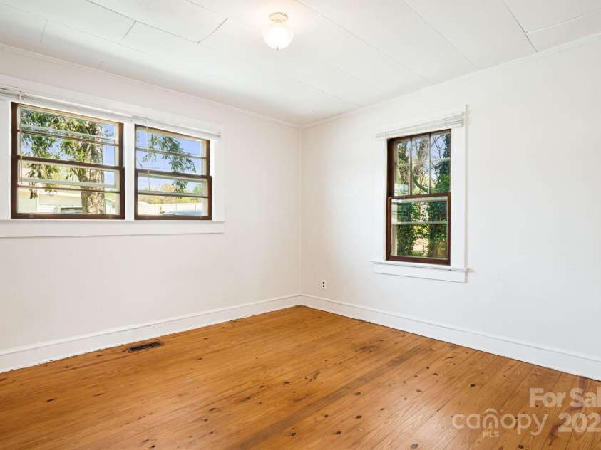 56 Pressley Avenue, Brevard, NC 28712.  MLS# CAR4250053, YatesRealty ID 8271. 