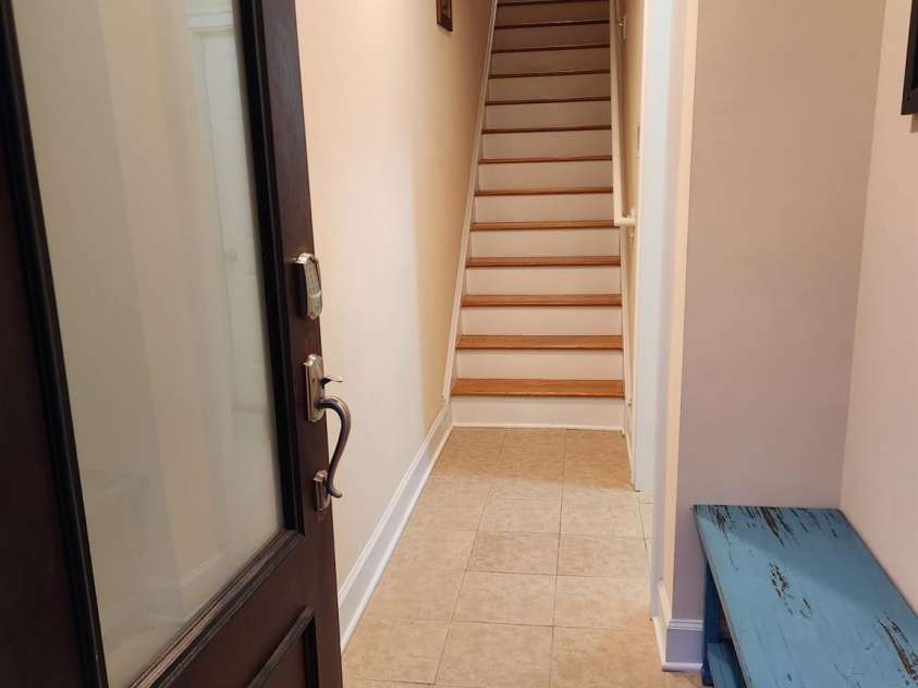 638 10th Street, Charlotte, NC 28202.  MLS# CAR4331368, YatesRealty ID 8271. Entry