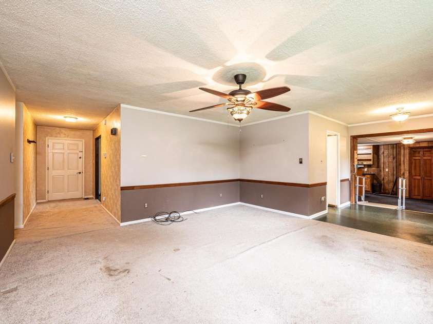 1025 Hefner Drive, Conover, NC 28613.  MLS# CAR4248687, YatesRealty ID 8272. Living Room
