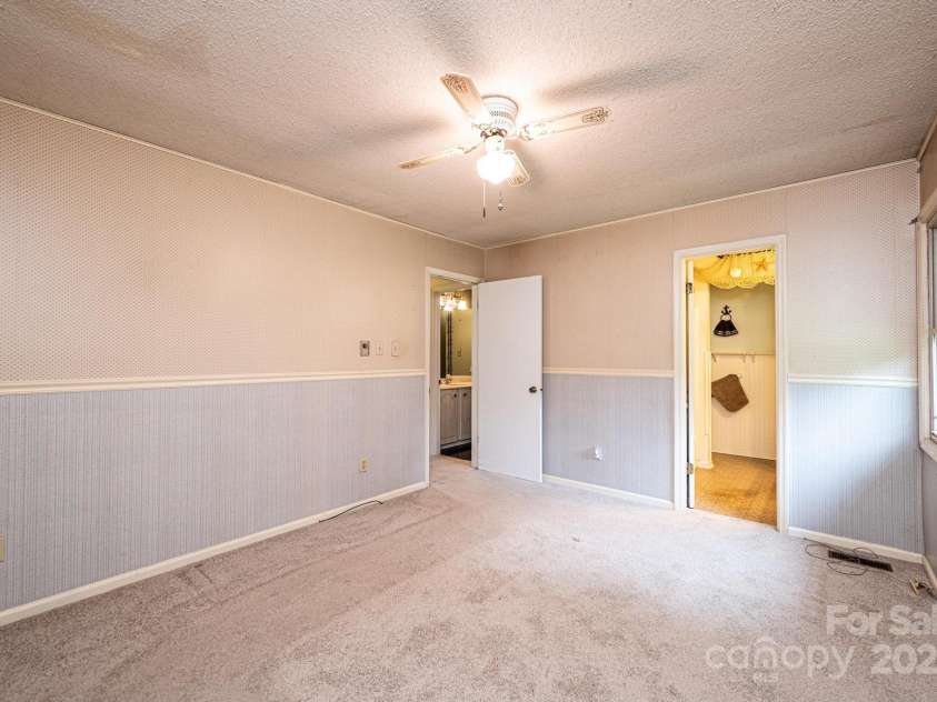 1025 Hefner Drive, Conover, NC 28613.  MLS# CAR4248687, YatesRealty ID 8272. Primary BR