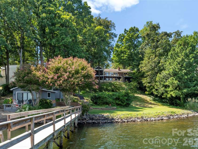 16318 Belle Isle Drive, Cornelius, NC 28031.  MLS# CAR4292940, YatesRealty ID 8272. 