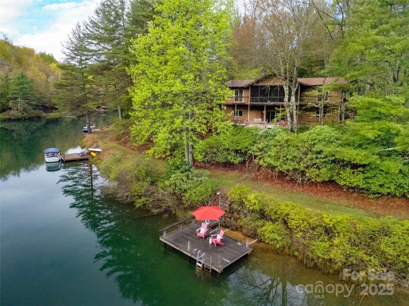 228 Echota Lane, Brevard, NC 28712.  MLS# CAR4249014, YatesRealty ID 8276. 