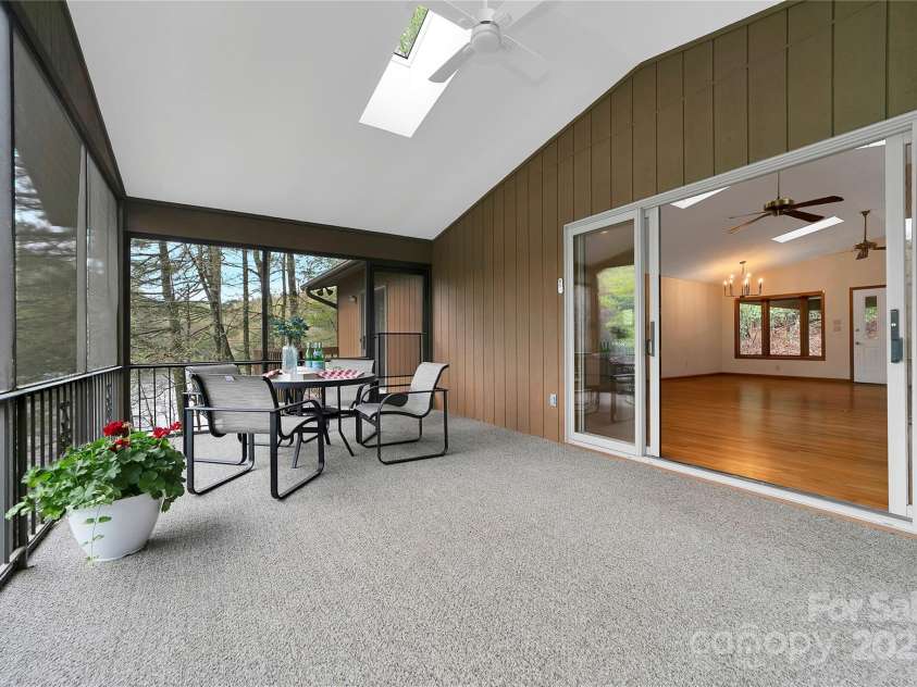 228 Echota Lane, Brevard, NC 28712.  MLS# CAR4249014, YatesRealty ID 8276. 