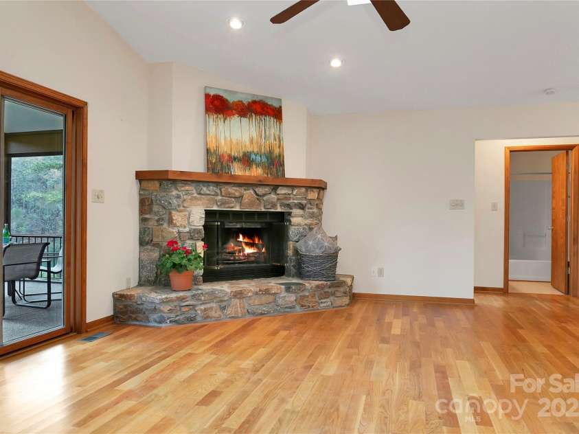 228 Echota Lane, Brevard, NC 28712.  MLS# CAR4249014, YatesRealty ID 8276. 