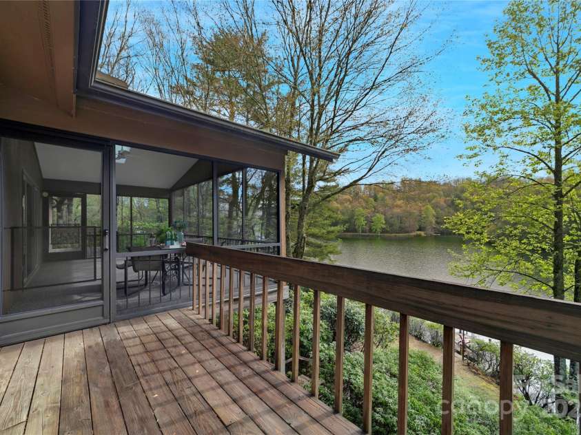 228 Echota Lane, Brevard, NC 28712.  MLS# CAR4249014, YatesRealty ID 8276. 