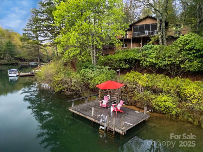 228 Echota Lane, Brevard, NC 28712.  MLS# CAR4249014, YatesRealty ID 8276. 