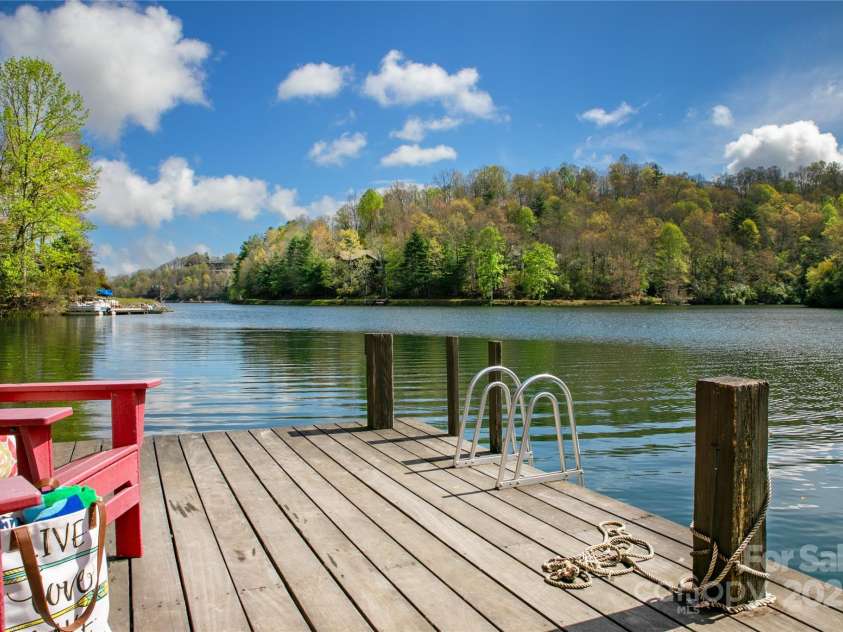 228 Echota Lane, Brevard, NC 28712.  MLS# CAR4249014, YatesRealty ID 8276. Welcome to Ticoa Lake