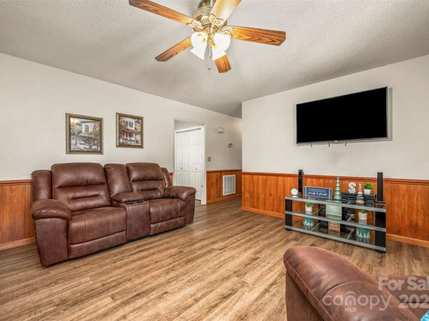 188 EAST FORK Drive, Ellenboro, NC 28804.  MLS# CAR4248404, YatesRealty ID 8277. 