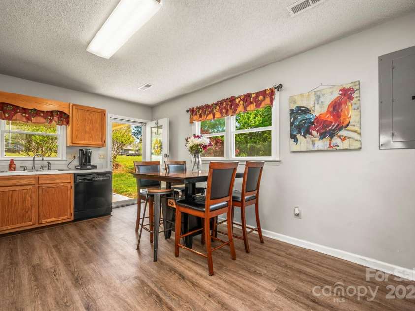 188 EAST FORK Drive, Ellenboro, NC 28804.  MLS# CAR4248404, YatesRealty ID 8277. Dining Area