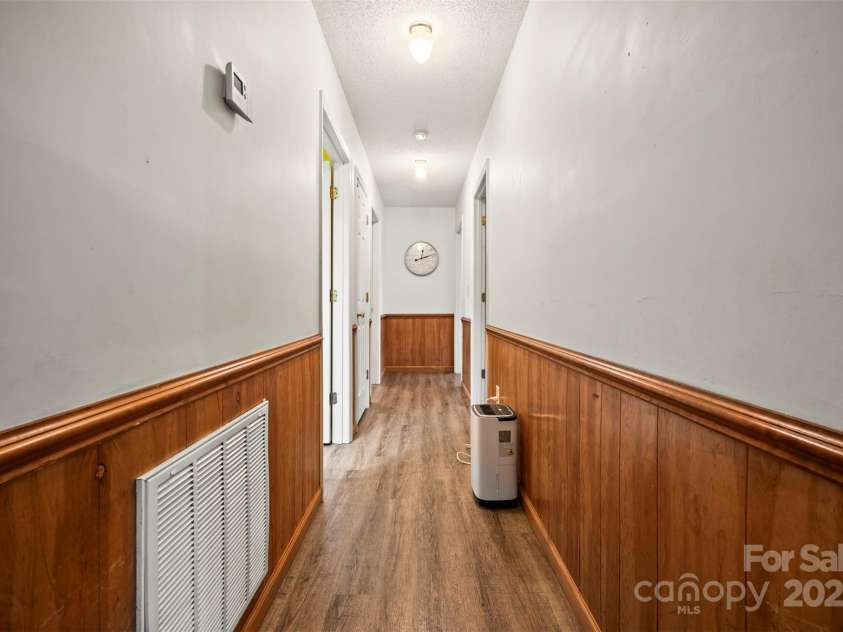 188 EAST FORK Drive, Ellenboro, NC 28804.  MLS# CAR4248404, YatesRealty ID 8277. Hallway