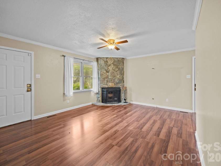 1158 Sunset Court, Conover, NC 28613.  MLS# CAR4328975, YatesRealty ID 8278. 