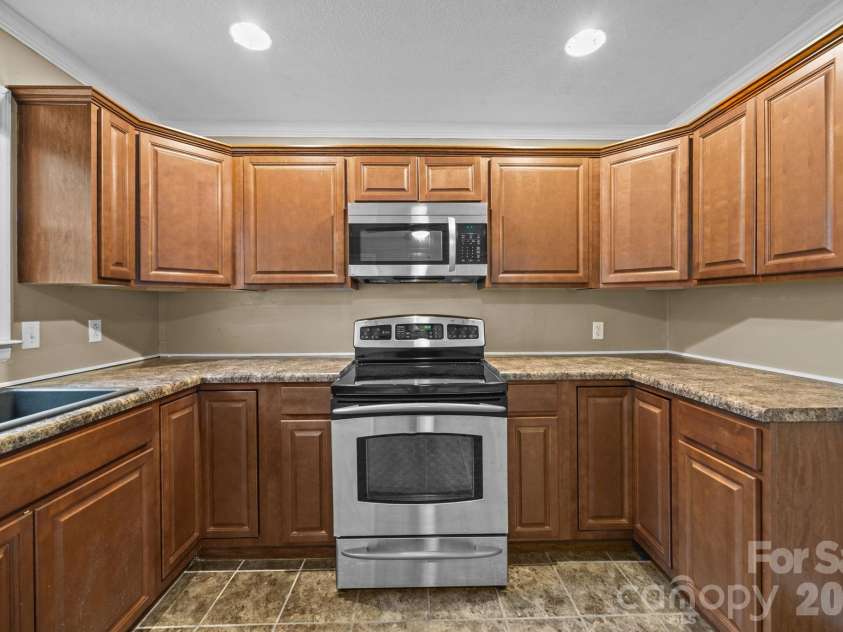 1158 Sunset Court, Conover, NC 28613.  MLS# CAR4328975, YatesRealty ID 8278. 