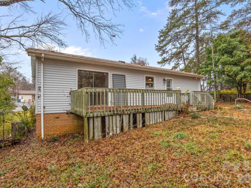 1158 Sunset Court, Conover, NC 28613.  MLS# CAR4328975, YatesRealty ID 8278. 