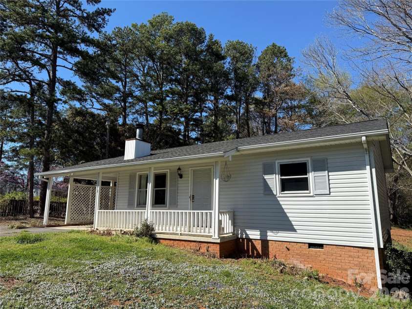 1158 Sunset Court, Conover, NC 28613.  MLS# CAR4328975, YatesRealty ID 8278. 